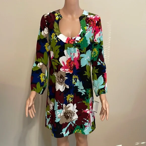 NWT Trina Turk 20th holiday 2015 100% silk lined floral dress size 6